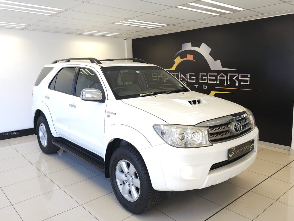 2011 TOYOTA FORTUNER 3.0D4D MANUAL 4X2